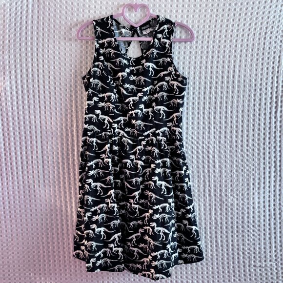 Retrolicious black and white dinosaur bone print dress size Medium - Picture 2 of 3